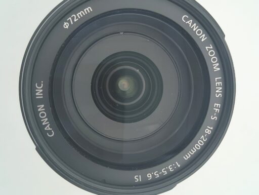 Canon ef-s 18-200mm f/3.5-5.6 is usato "guasto"