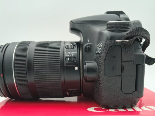 Canon eos 70d+ef-s 18-135mm (scatti 16.273) usato