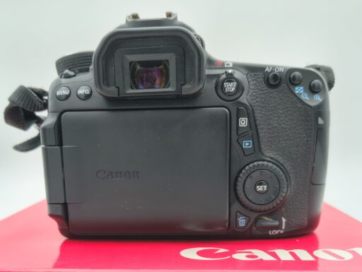 Canon eos 70d+ef-s 18-135mm (scatti 16.273) usato