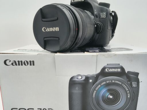 Canon eos 70d+ef-s 18-135mm (scatti 16.273) usato