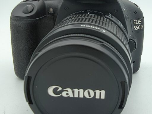Canon eos 550d + ef-s 18-55mm f3.5-5.6 is ii (scatti 17.395)