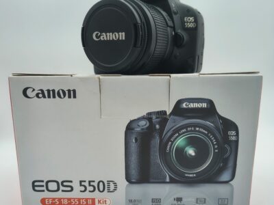 Canon eos 550d + ef-s 18-55mm f3.5-5.6 is ii (scatti 17.395)