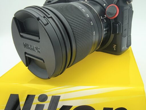 Nikon z5 + nikkor z 24-70mm f/4 s (scatti 7.534) usato saldi