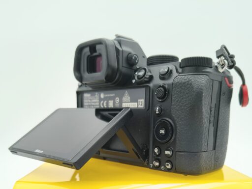Nikon z5 + nikkor z 24-70mm f/4 s (scatti 7.534) usato saldi