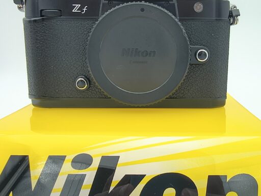 Nikon zf body (scatti 23.260) usato "saldi"