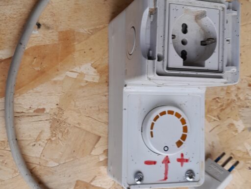 Giuntatrice kuper a filo a caldo pre-collato manuale.