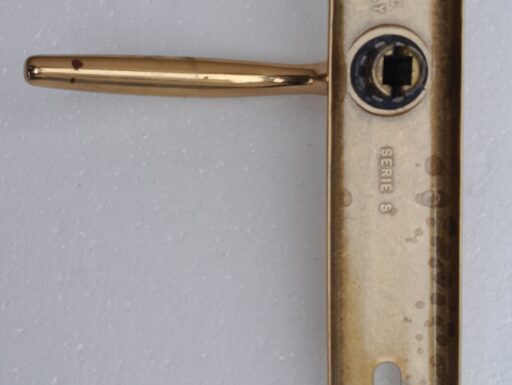 Maniglia mandelli piastra lunga in ottone lucido serie s