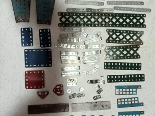 Lotto di componenti vintage per costruzioni meccaniche