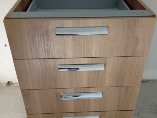 Basi per cucina varie altezza 85/90 cm.