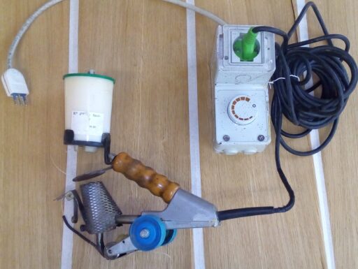 Giuntatrice kuper a filo a caldo pre-collato manuale.