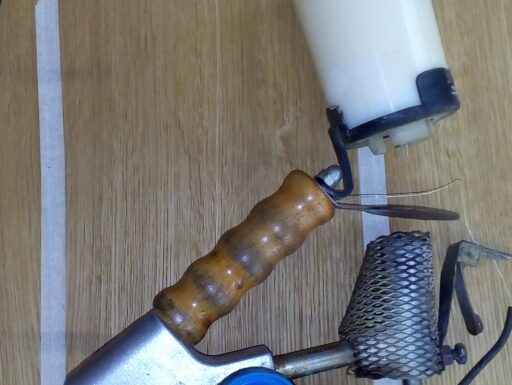 Giuntatrice kuper a filo a caldo pre-collato manuale.