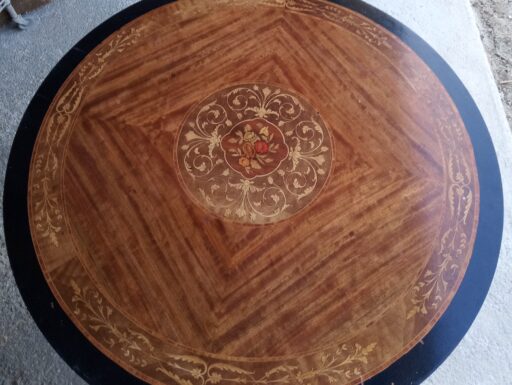 Piano tavolo legno intarsiato diametro 110 x 2 cm.